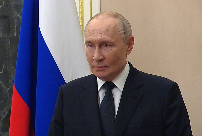 Владимир Путин поздравил военных моряков с Днем ВМФ (ВИДЕО)