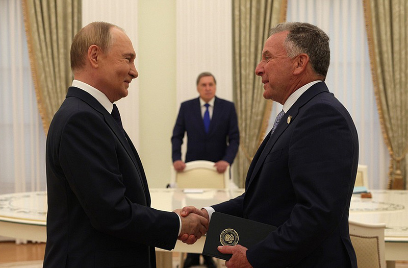 Владимир Путин встретился со спецпосланником президента США Стивеном Уиткоффом