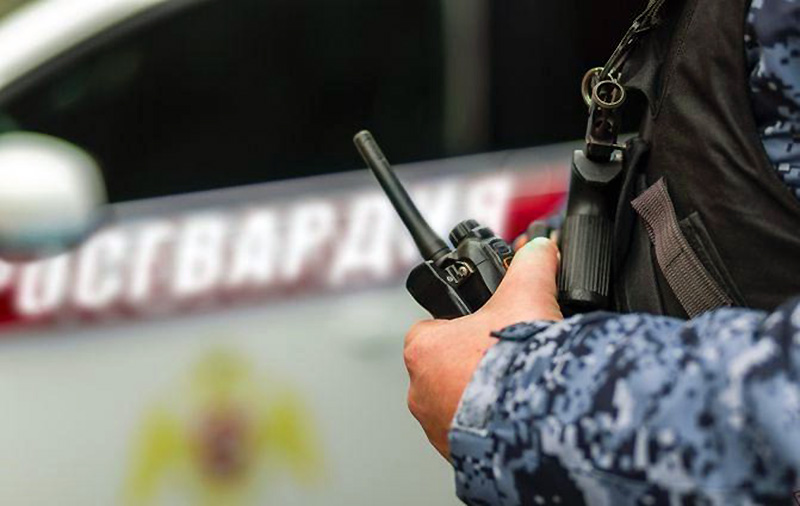 В севастопольской гостинице росгвардейцы задержали голого неадекватного мужчину