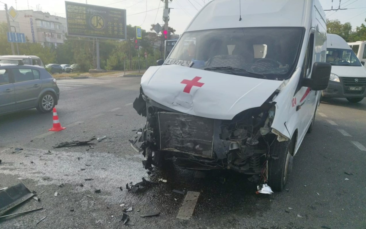 Фельдшер скорой помощи пострадала в ДТП в Севастополе