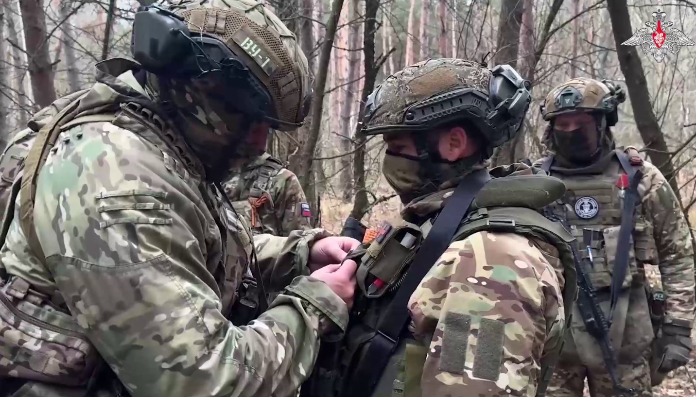 Морпехи из Севастополя получили награды на передовой