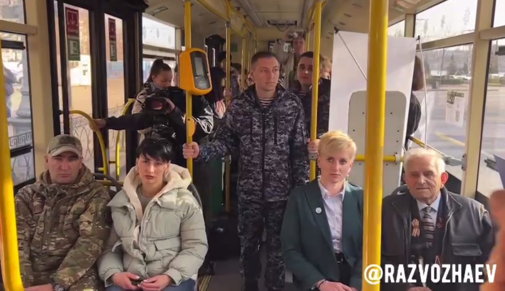 По центральному городскому кольцу Севастополя прошел экскурсионный троллейбус-лекторий (ВИДЕО)