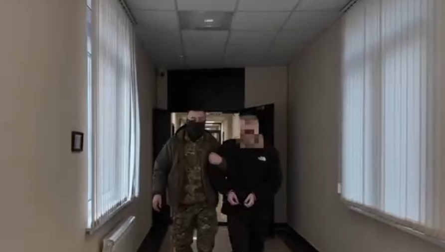 Керчанин задержан за передачу Украине данных об объектах в Крыму (ВИДЕО)