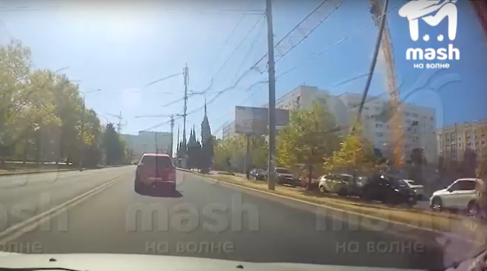 Момент падения строительного крана в Севастополе попал на видео