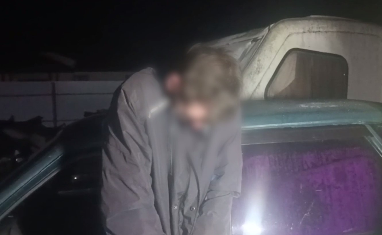 Пьяный водитель без прав уснул за рулем «ВАЗа» и устроил ДТП в Крыму (ВИДЕО)