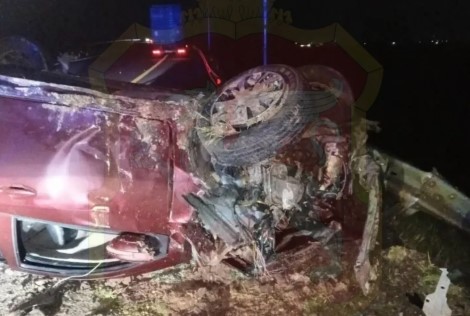 Один человек погиб и трое пострадали при наезде тягача на две легковушки в Крыму