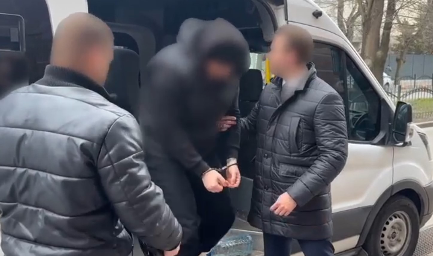 Двое мужчин готовили теракты в Севастополе и Крыму по указанию украинских спецслужб 