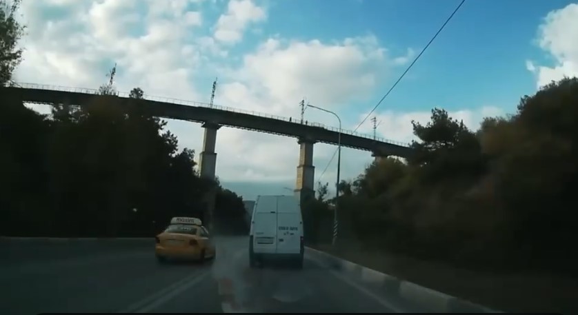 Водителя такси привлекли к ответственности за опасный выезд на «встречку» в Севастополе