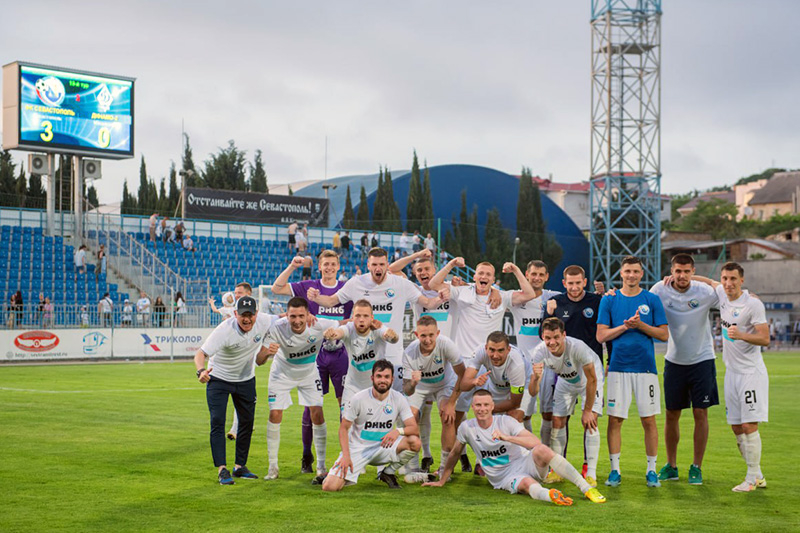 Итоги 13-го тура ФНЛ-2 (Б-1): Вверху таблицы становится плотно