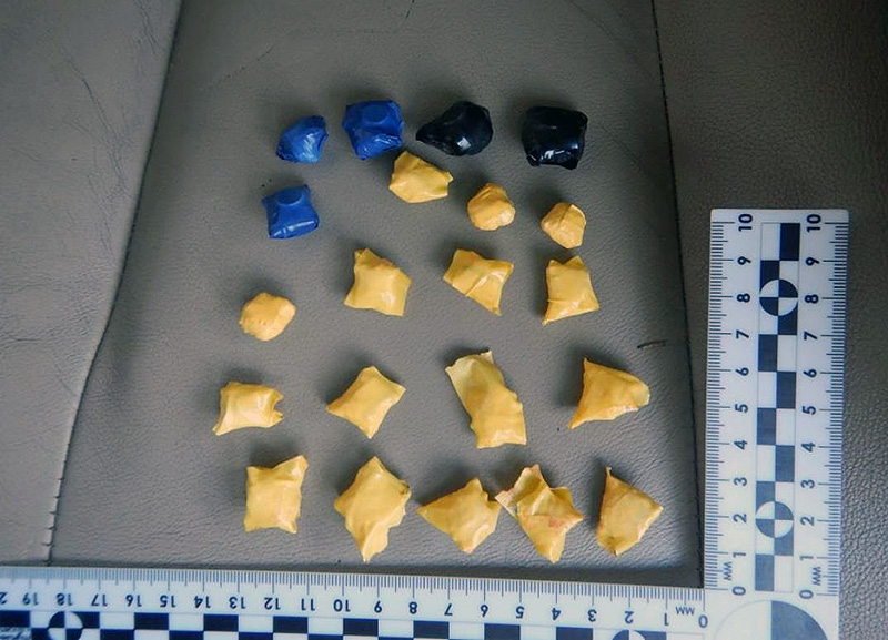 Парочка из Севастополя подозревается в покушении на сбыт «синтетеки»