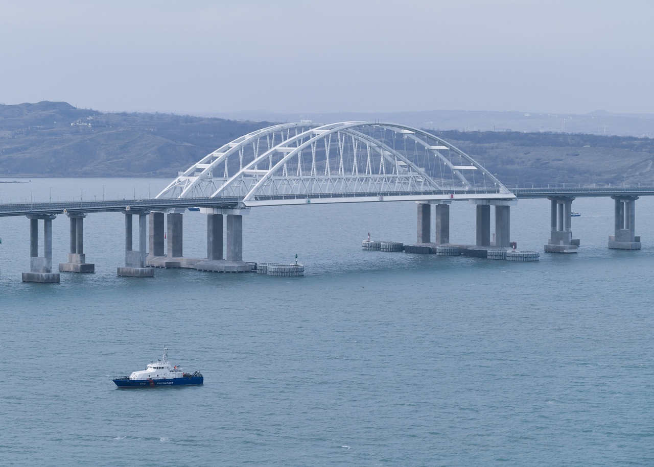 Зеленский заявил, что хочет в 2024 году разрушить Крымский мост 