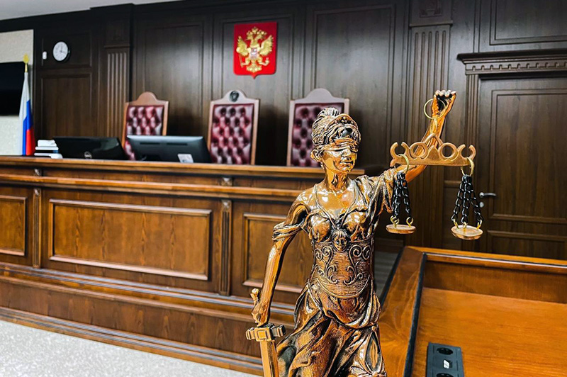 В Крыму школьница с приятелем угнали мопед и получили судимость