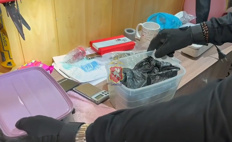 В Севастополе таксист попытался переквалифицироваться в наркосбытчики (ВИДЕО)