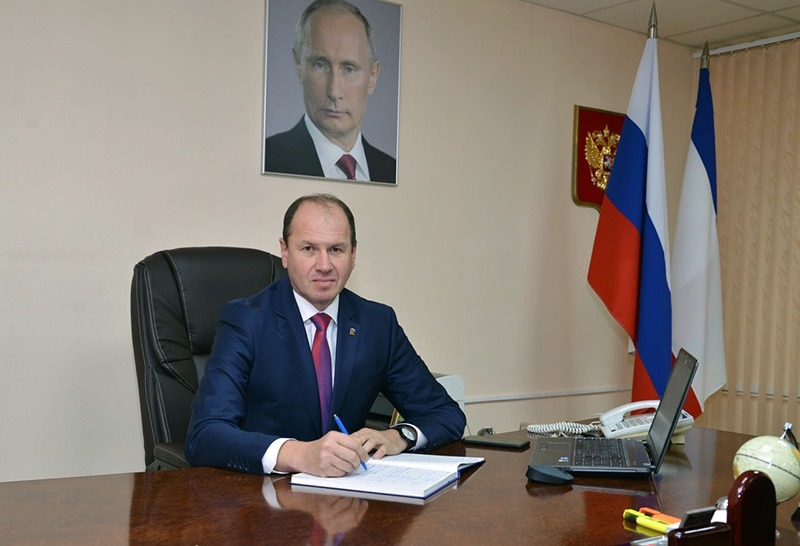 За получение взятки задержан глава администрации Сакского района Крыма (ВИДЕО)
