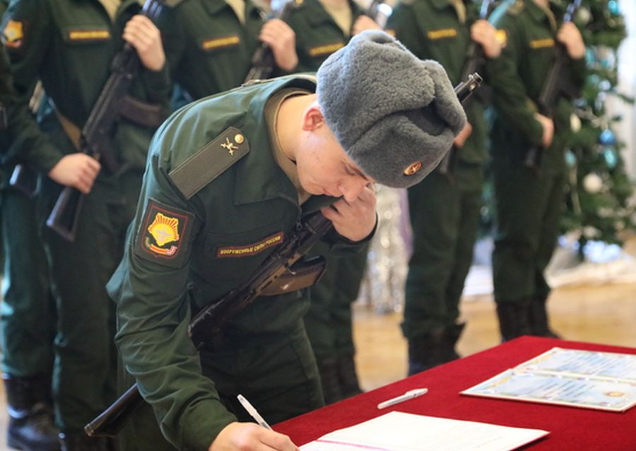 21 ноября: Всемирный день приветствий, телевидения, отказа от курения, работника налоговых органов и бухгалтера в России и День Военной присяги