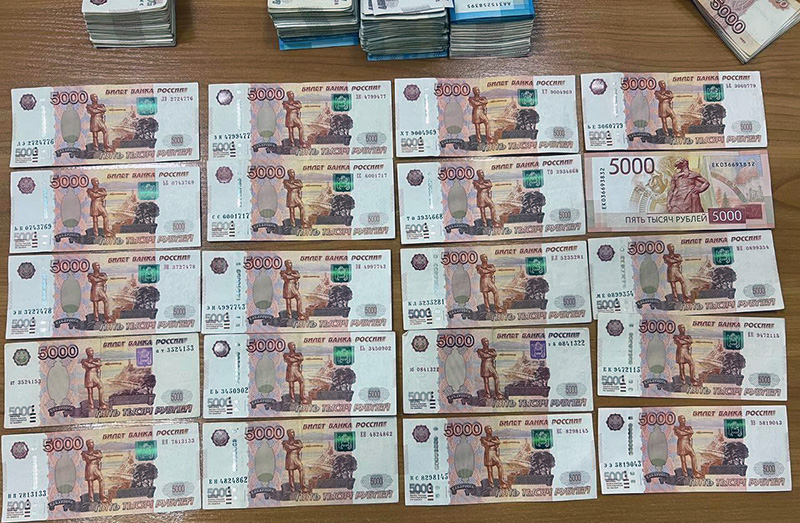 Евпаториец попытался дать сотруднику ФСБ взятку в 1,8 млн рублей