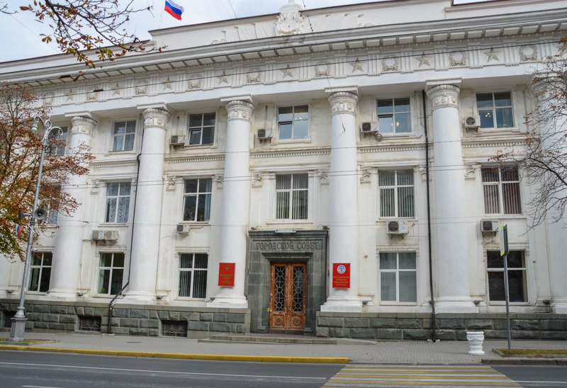 Заксобрание Севастополя утвердило объем доходов и основные характеристики бюджета ТФОМС